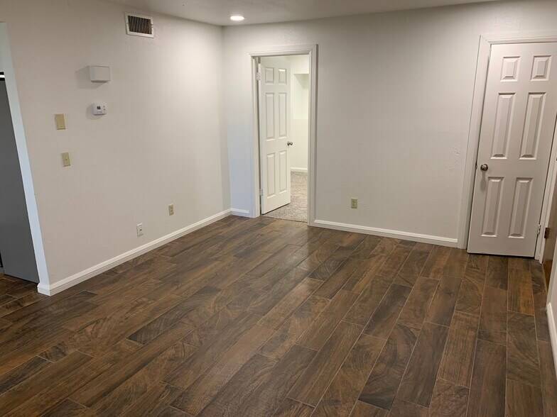 Building Photo - 600 NW 4th St