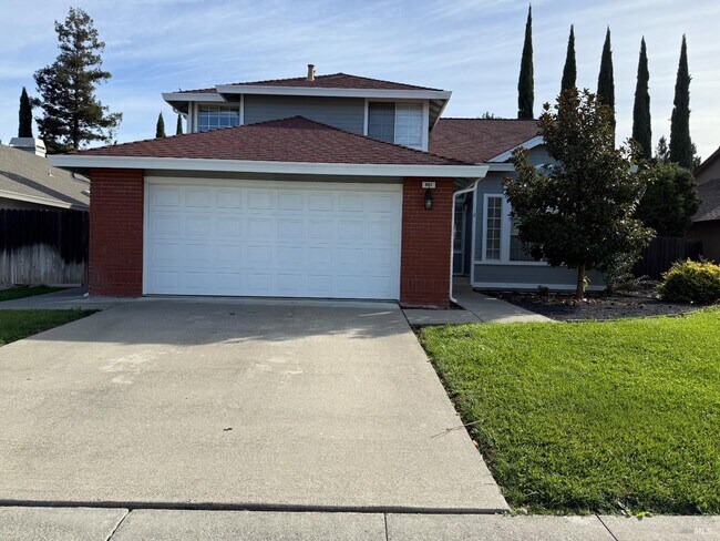 Building Photo - 861 Sonnet Dr