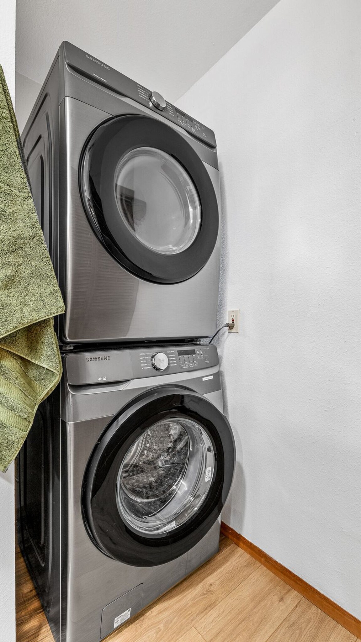 Building Photo - 210 Kiowa