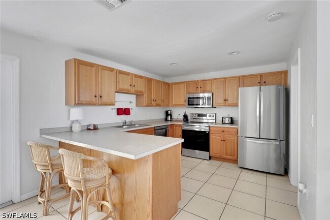 Building Photo - 2772 Riverview Dr