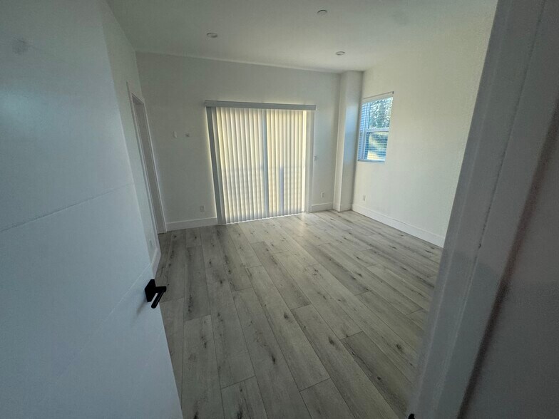 Building Photo - 5919 Dauphin Ave