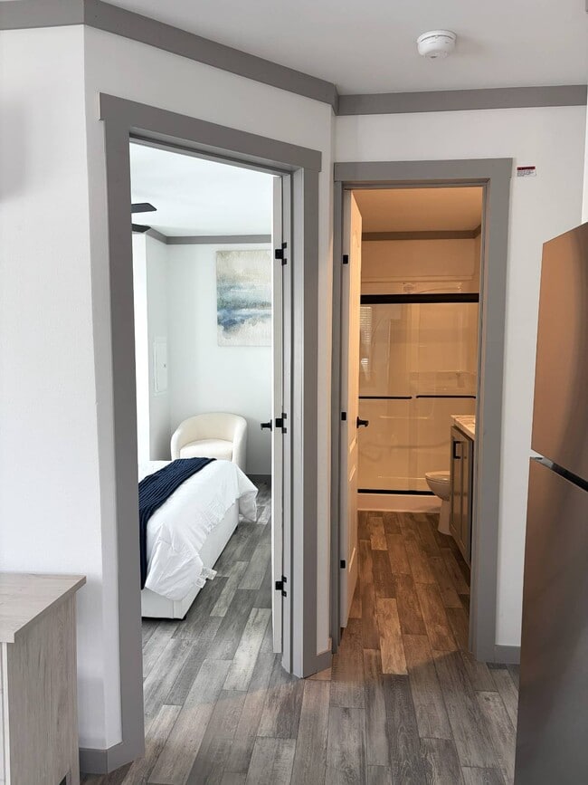 Building Photo - 17 La Posada Cir