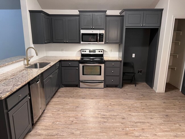 Building Photo - Amazing corner location in Wolfforth  4 be...