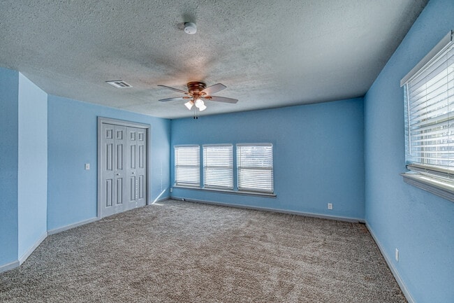 Building Photo - 1108 US Hwy 277