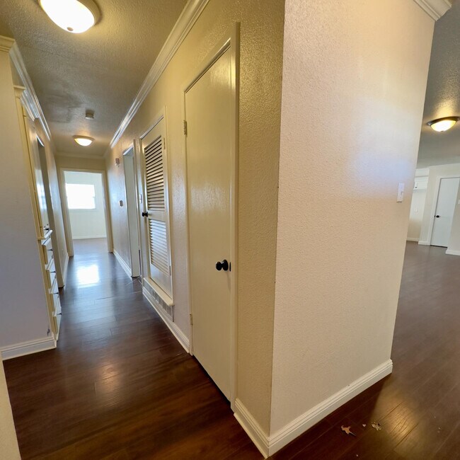 Building Photo - 5411 9th St