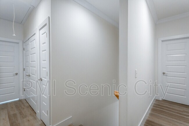 Building Photo - 1886 Young Rd SE