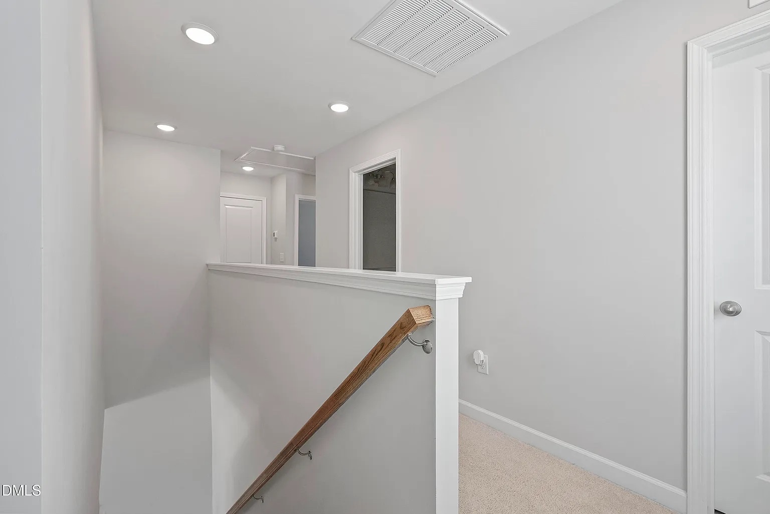 Building Photo - Room in House on Longleaf Gln Ln