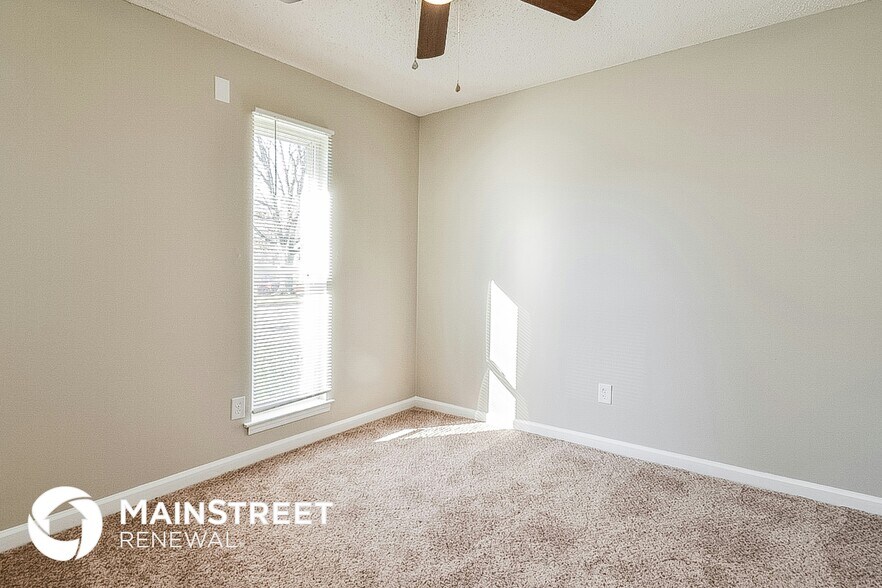 Building Photo - 3982 Twin Lakes Dr
