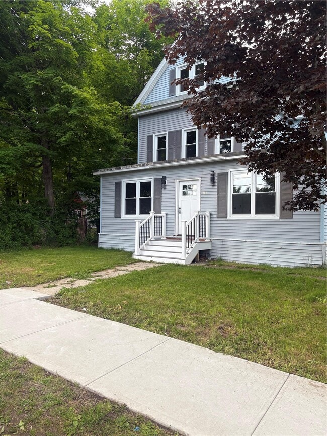 Primary Photo - 108 Pine St