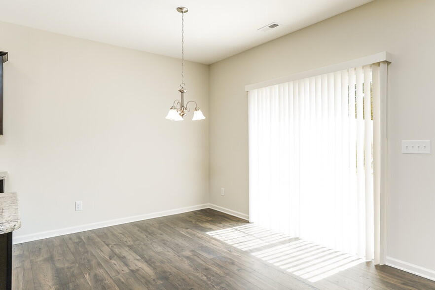 Building Photo - 244 Pearson Place