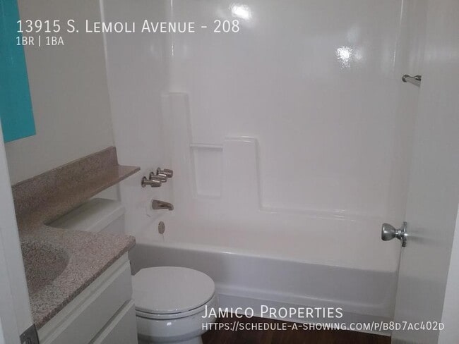 Building Photo - 13915 S Lemoli Ave