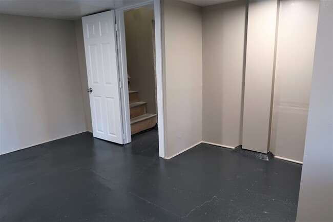 Building Photo - 1307 Forest Ave