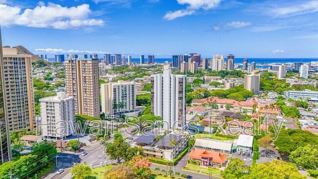 Building Photo - 2050 Nuuanu Ave