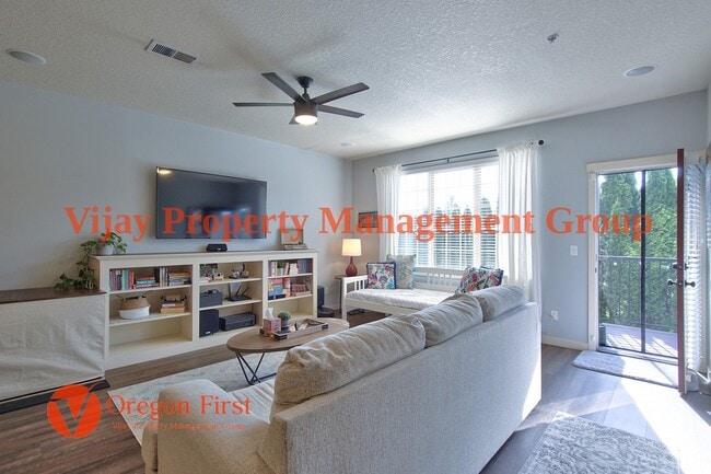 Building Photo - 825 NE Wheelock Pl
