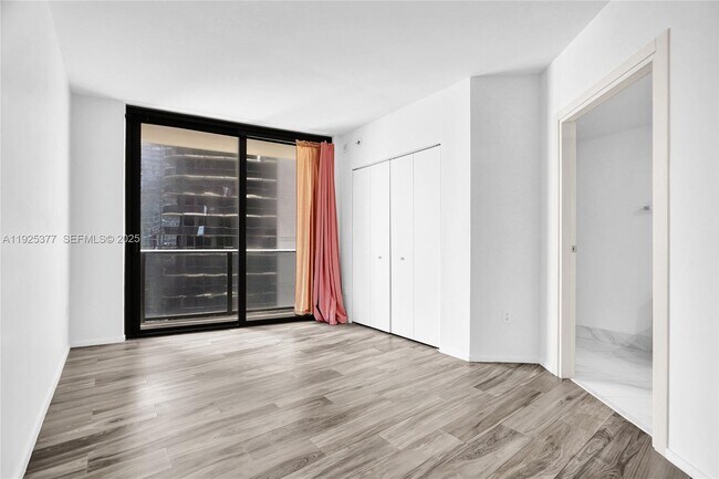 Building Photo - 801 S Miami Ave