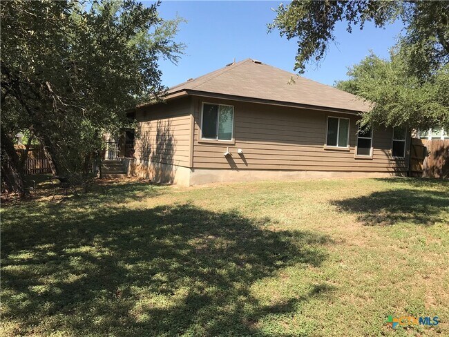 Building Photo - 2020 Meadow View Dr