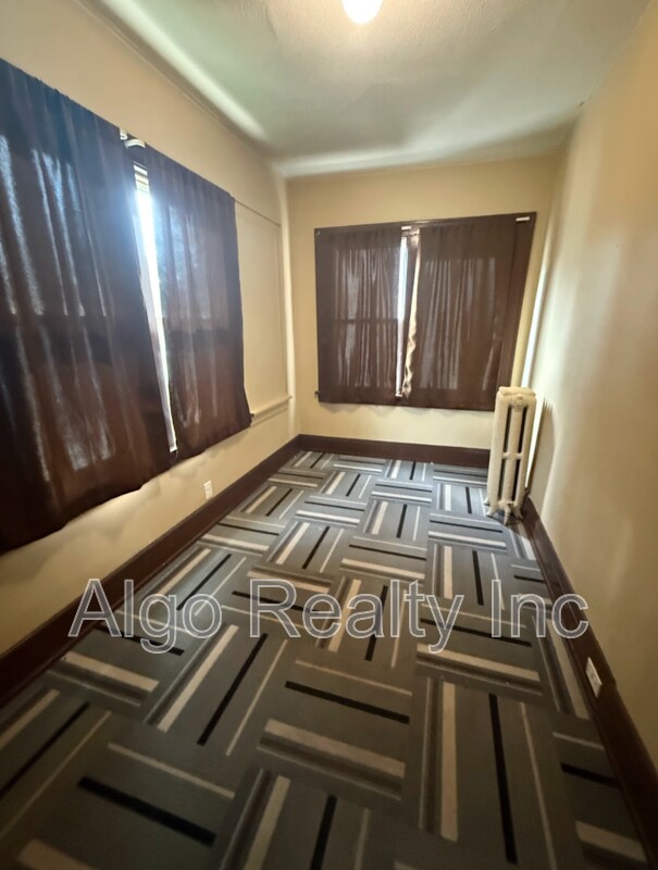 Building Photo - 2646 Dupont Ave N