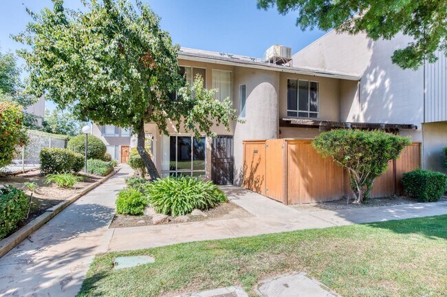 Primary Photo - 6654 N 3rd St