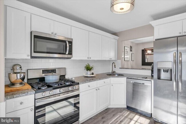 Building Photo - 612 Covington Ct