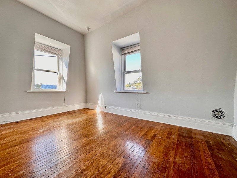 Building Photo - 19 Main St