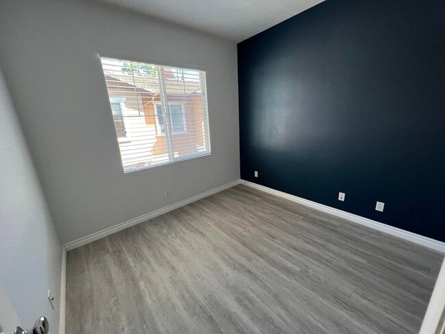 Building Photo - 14546 Newport Ave