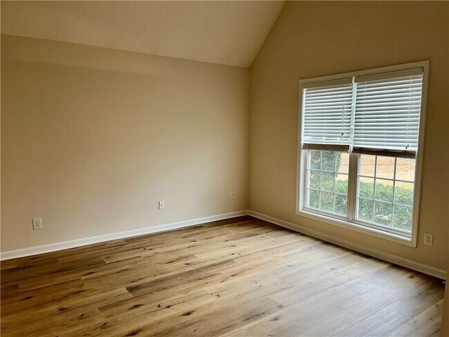 Building Photo - 283 Grand Ashbury Ln