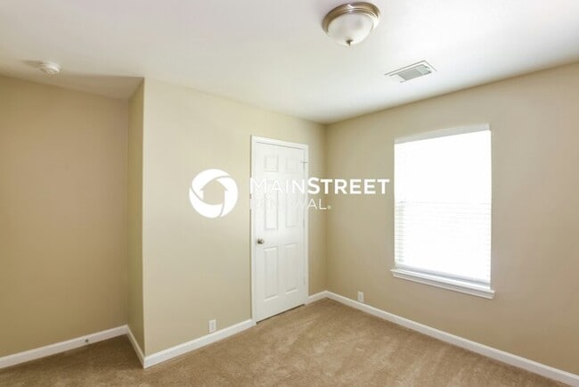 Building Photo - 4 Bedroom Pet-Friendly Home in Schertz, TX with Main Street Renewal