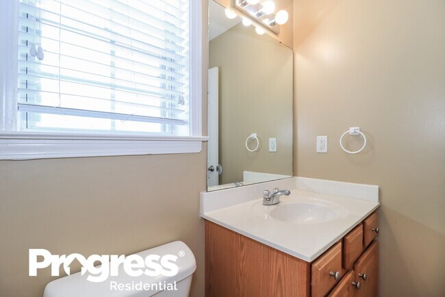 Building Photo - 9979 Misty Elm Dr