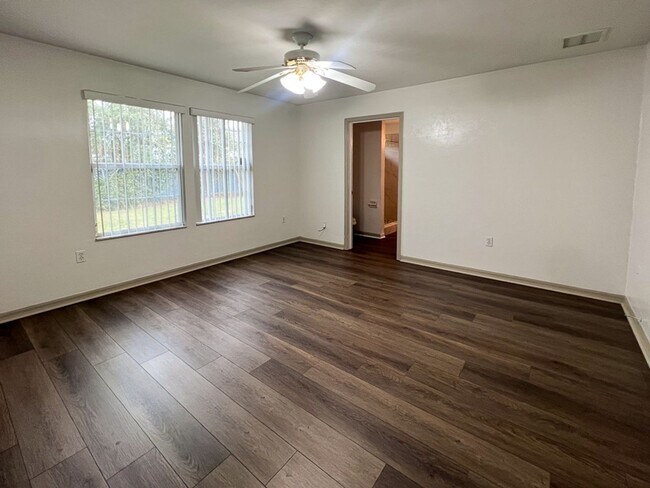 Building Photo - 3BR/2BA Home in Gated Turkey Creek!