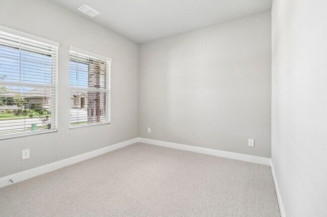 Building Photo - 6206 Castamere Dr