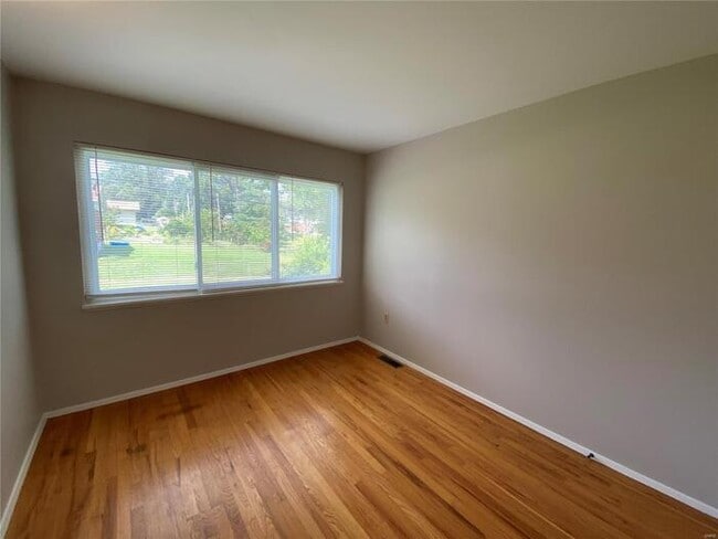 Building Photo - Fantastic 4bd/2ba home! Let yourself in!