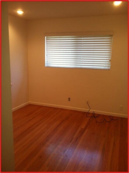 Building Photo - 2940 Naples St