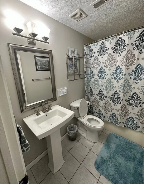 Building Photo - 5057 Gatehouse Way
