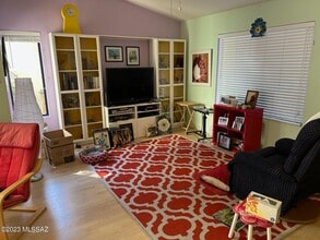 Building Photo - 5580 N Vía Umbrosa