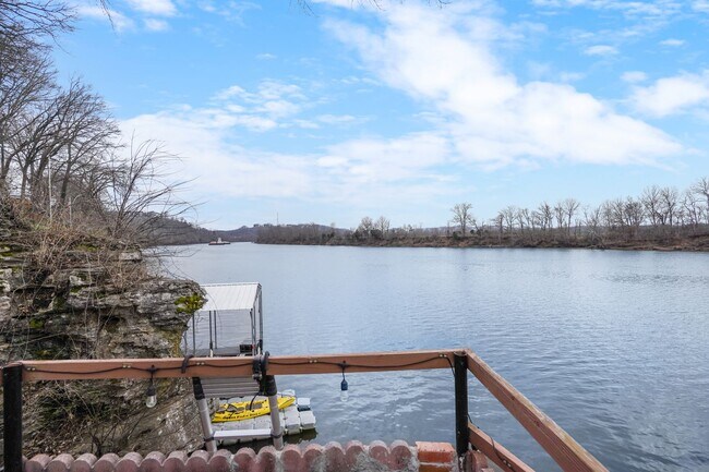 Building Photo - 6620 Upton Ln