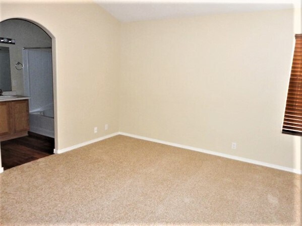 Building Photo - 1312 Penasco Rd NE