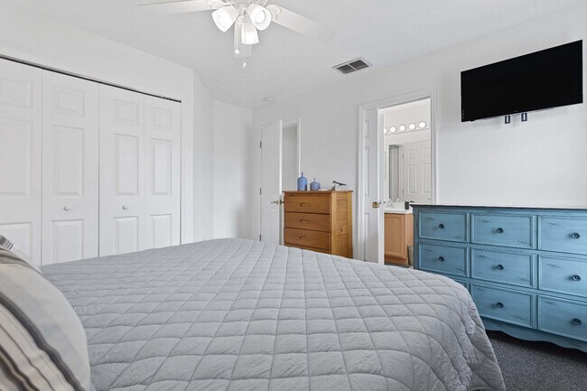 Building Photo - 7902 Silver Bass Ct