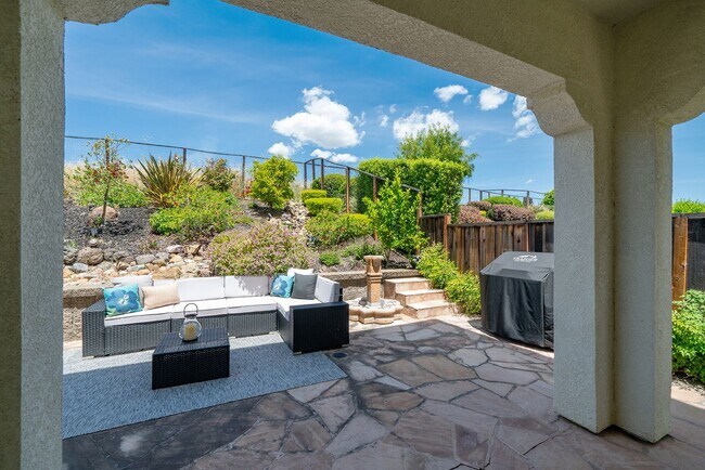 Building Photo - Tassajara Cottages Danville Home - Super Convenient Location