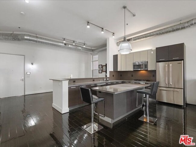 Building Photo - 13320 Beach Ave