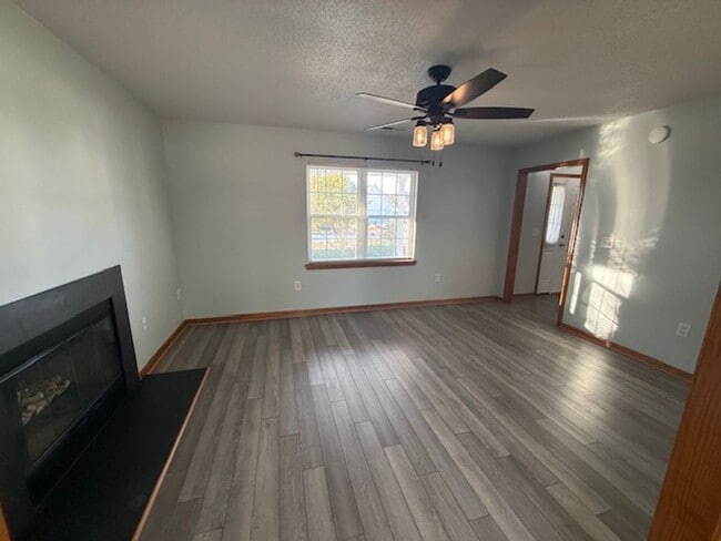 Building Photo - Sneads Ferry Home for RENT! Justice Farms