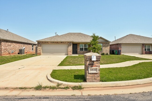 Building Photo - Gorgeous 3 Bed 2 Bath in Moore/SE OKC