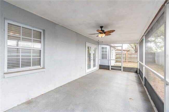 Building Photo - 5010 Larch Ln