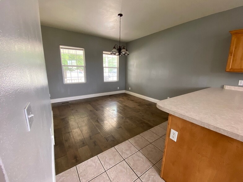Building Photo - 4169 NW Pinion Cir