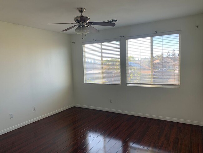 Building Photo - 11717 California Poppy Dr