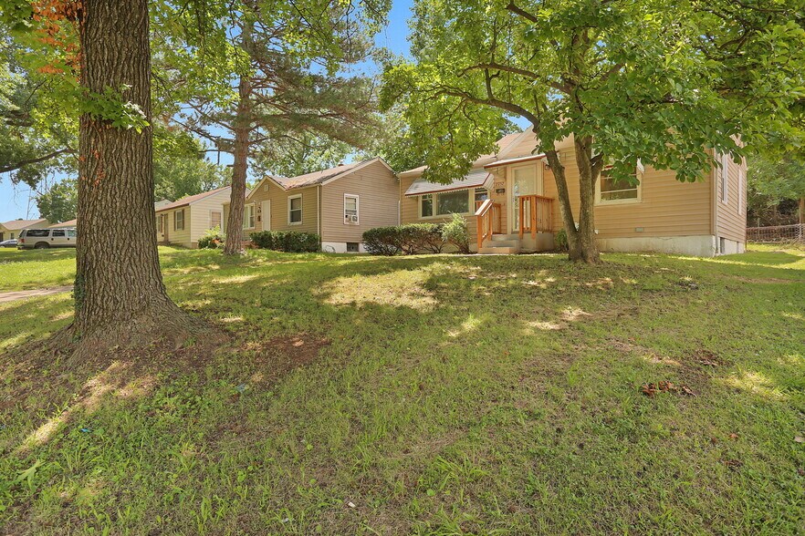 Building Photo - 7552 Mallard Dr