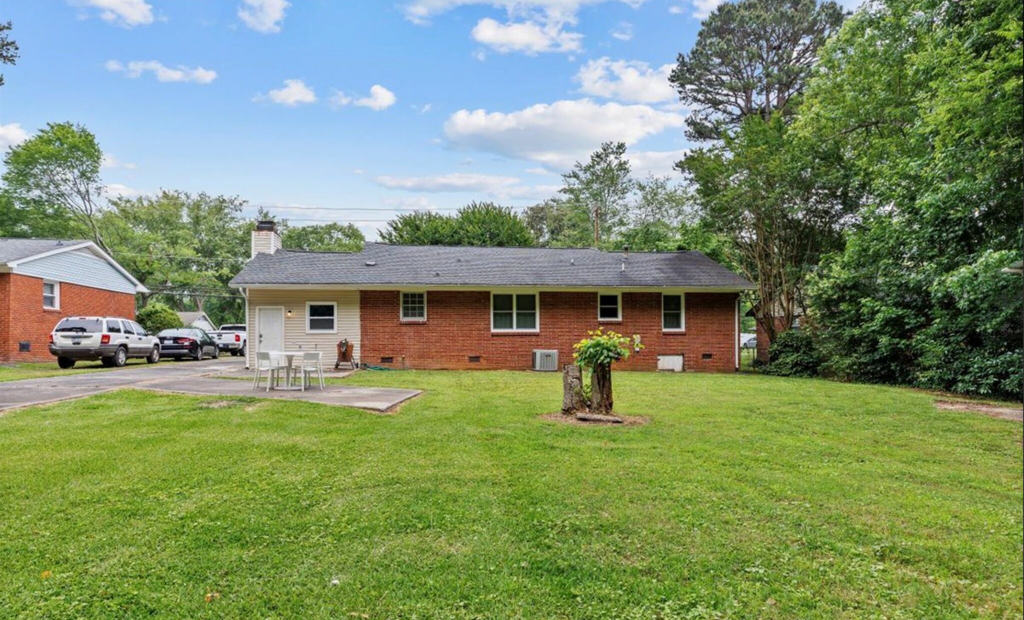 Building Photo - 1344 Shannonhouse Dr