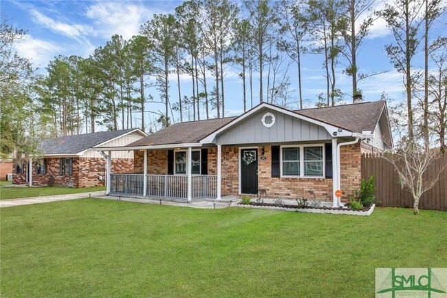 Building Photo - 250 Garden Cir