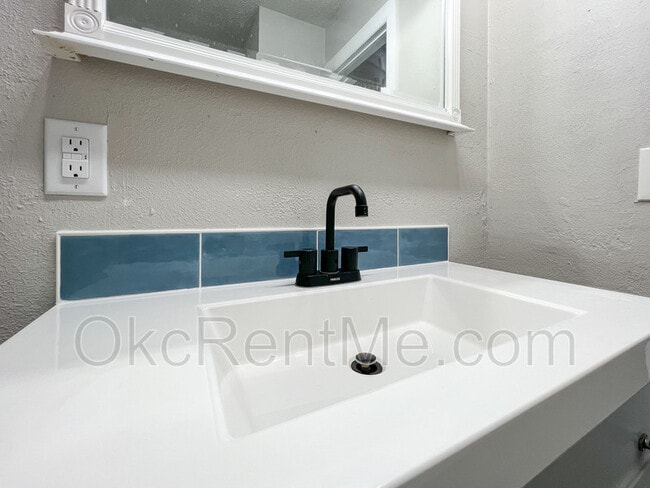 Building Photo - 106 Thompson Dr