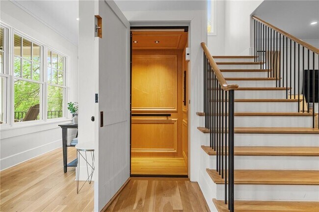 Building Photo - 1381 Wessyngton Rd NE