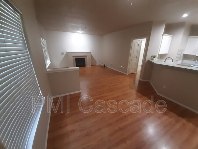Building Photo - 2185 Hammond Ave